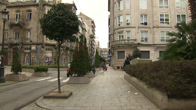Detido en Vigo por golpear a porta da exparella cun martelo