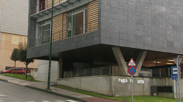 Prohíbenlle a entrada a centros sociais aos dous anciáns que se enlearon a navalladas