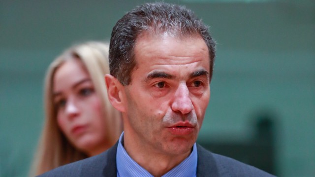 Un ministro portugués dá positivo por covid-19 e obriga a confinar outros dous