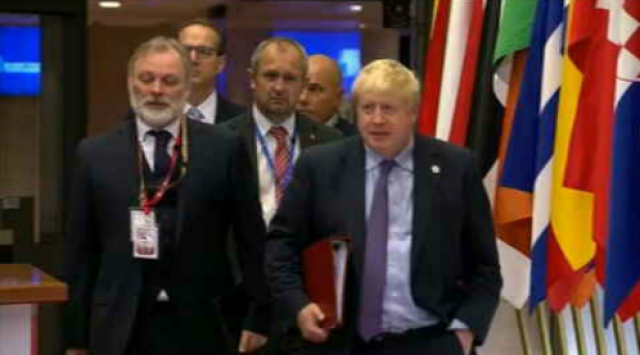 Johnson solicita, nunha carta sen asinar, a prórroga do 'brexit'