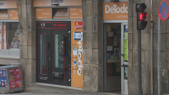 Deteñen un grupo de mozos en Lugo acusados de roubar nunha tenda 24 horas