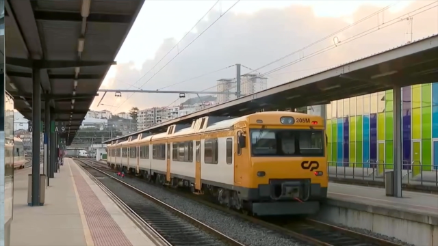 A liña de ferrocarril Vigo-O Porto recupera frecuencias