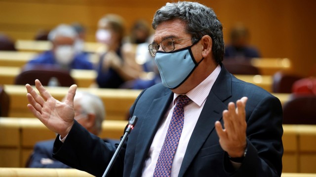 Escrivá aclara que non planea atrasar a idade de xubilación