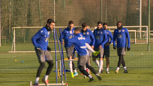 Fernando Vázquez aínda non adestra o Deportivo, pendente de asinar o contrato
