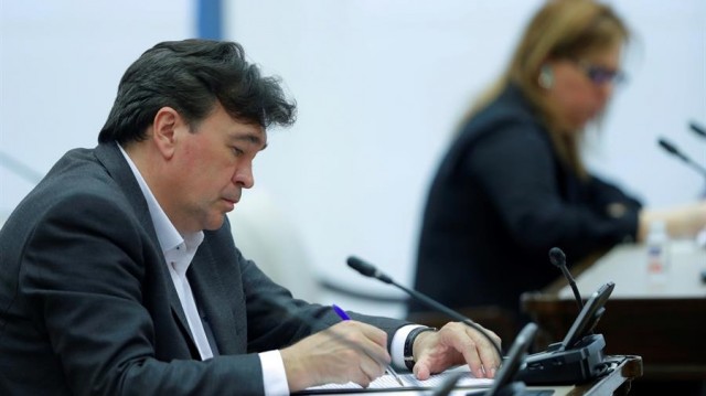 O Goberno proponlles ás comunidades unha rebaixa das taxas universitarias