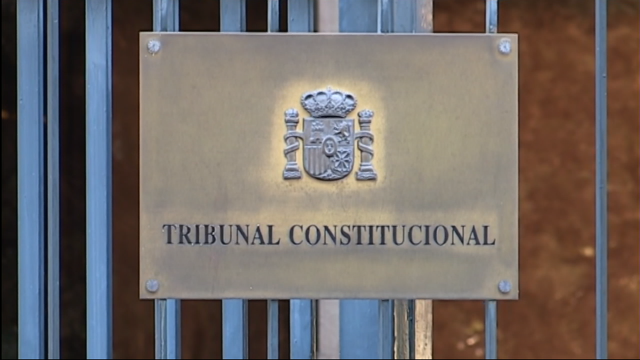 O Constitucional revisará as fórmulas de acatamento dos deputados