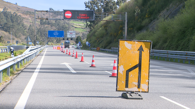 O Ministerio de Transportes prevé reabrir o túnel da Cañiza na A-52 o 30 de abril