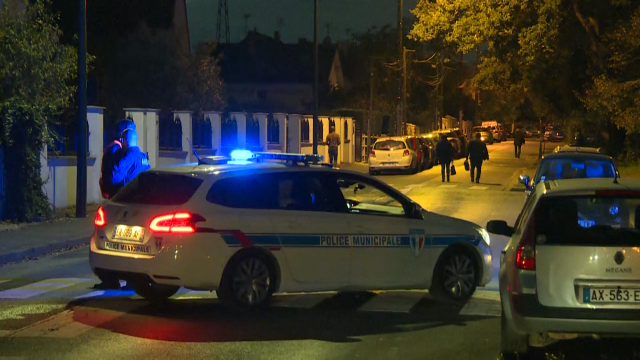 Decapitan un home na periferia de París; confirman que se trata dun atentado