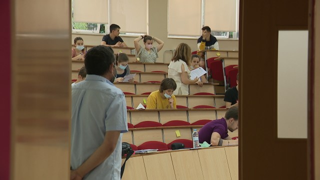 Matricularse na universidade galega este curso custará o mesmo que hai dez anos