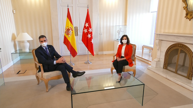 Ayuso e Sánchez pechan un acordo para coordinar as medidas que paren a pandemia