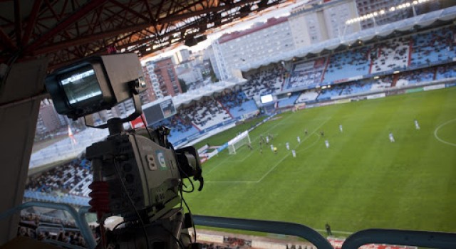 O Celta detecta dous futbolistas positivos en covid e o Barça outro xogador