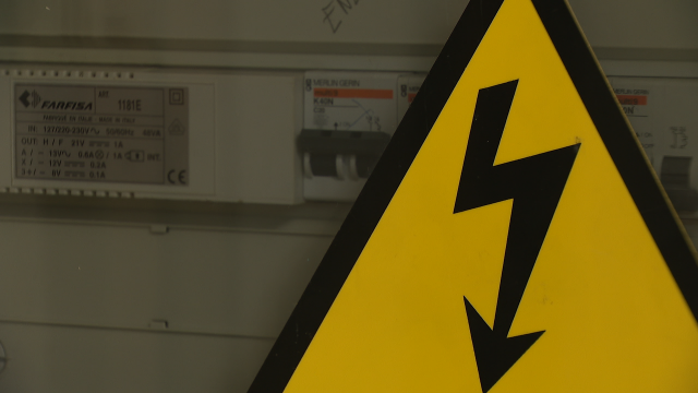 O prezo da luz dispárase o xoves aos 122,76 euros/MWh, novo récord histórico