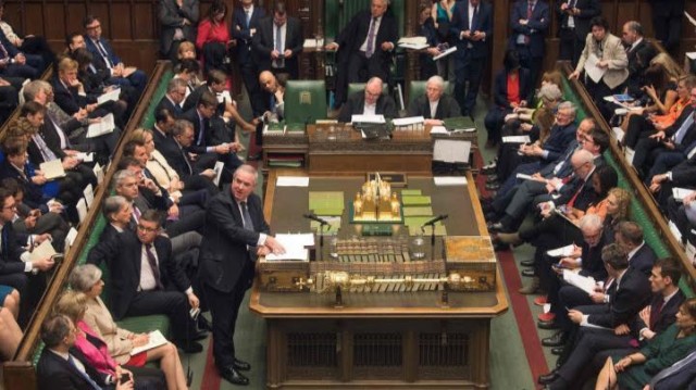 O Parlamento volve tombar todas as opcións alternativas ao 'brexit' de May