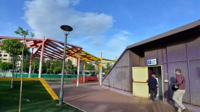 Detidos dous menores acusados de abusar dunha moza de 15 anos en Murcia