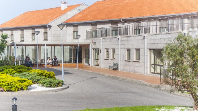Sanidade pecha dous centros de día da Guarda e prohibe as visitas a unha residencia