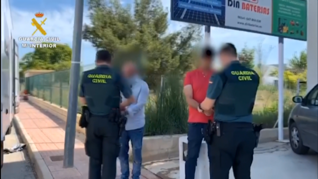 Dous detidos en Alacante por estafar case 30.000 euros nun pedido de whiski