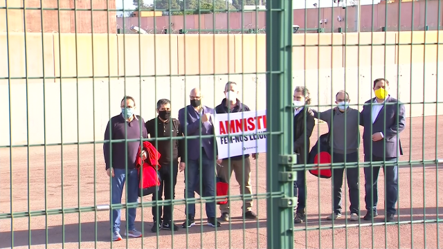 Os presos do 'procés' saen en terceiro grao pedindo a amnistía