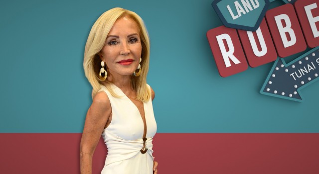 Carmen Lomana volve ao 'Land Rober Tunai Show', onde fenderá leña e terá que saír de máis dun apuro