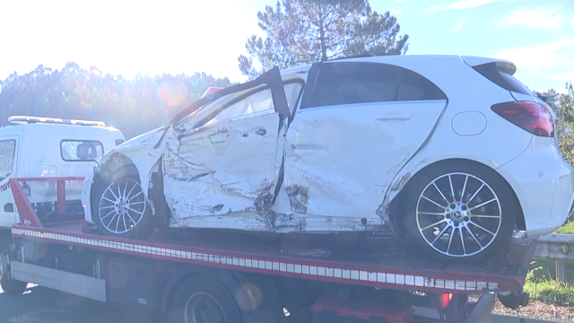 Falecen dúas persoas en senllos accidentes de tráfico en Melide e na Estrada