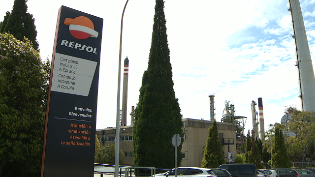 O ERTE na refinería de Repsol da Coruña entrará en vigor este martes