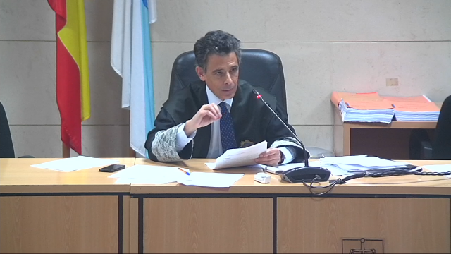 O xuíz pídelle ao xurado "responsabilidade e independencia"