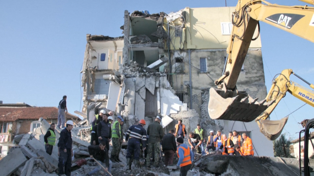 Polo menos 16 mortos nun dos peores terremotos da historia de Albania