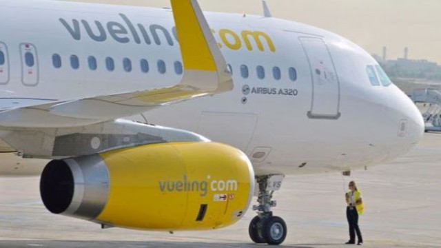 Vueling retira do aeroporto da Coruña o voo a Londres