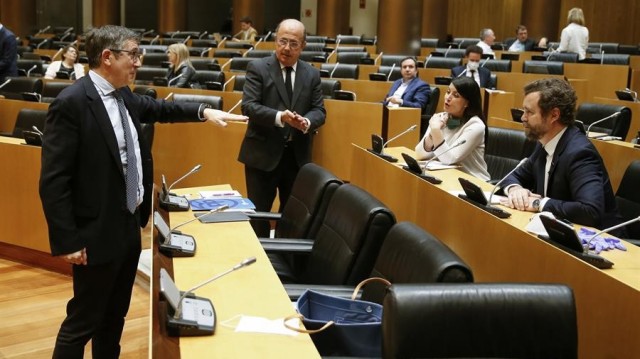 O PSOE pacta con Cs o plan de traballo da comisión para a reconstrución
