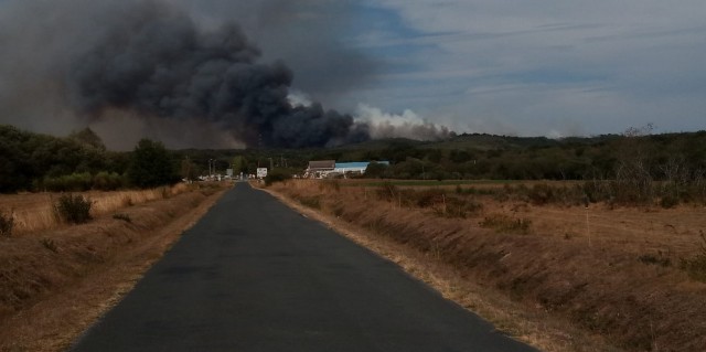 Domingo de alerta polos incendios de Sabariz e Guillamil, en Rairiz de Veiga