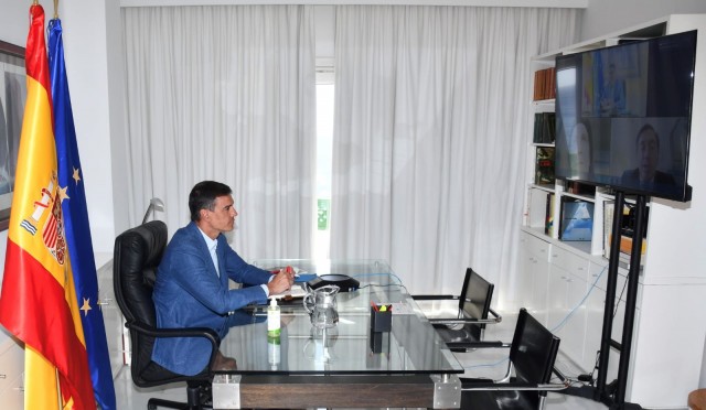 Sánchez regresa das súas vacacións para reunir os ministros pola situación en Afganistán