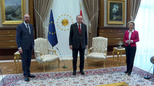 Mario Draghi chama ditador a Erdogan polo trato que lle deu a Ursula von der Leyen