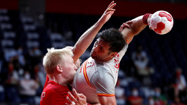 A selección de balonmán cae nas semifinais e loitará con Exipto polo bronce (23-27)