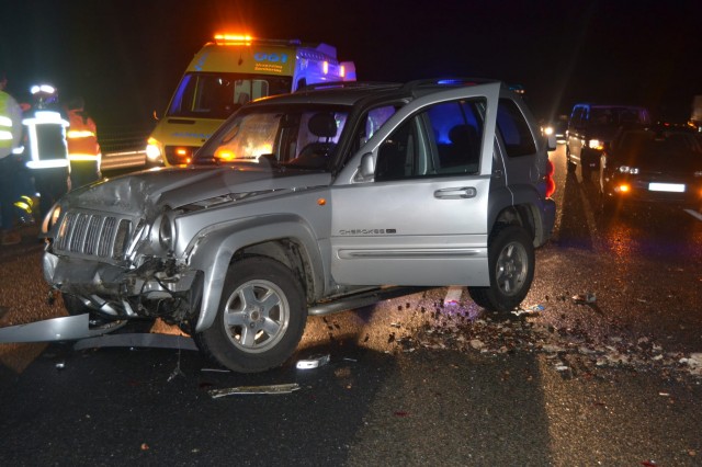 Unha moza queda ferida grave nun accidente en cadea na A-52 tras atropelar un xabaril