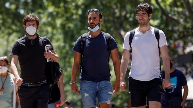 Cataluña volve pechar o ocio nocturno polo incremento dos contaxios