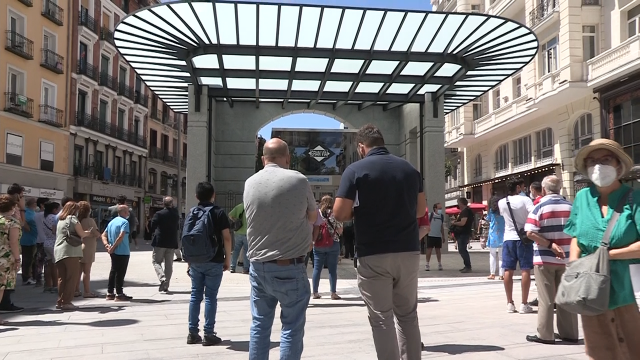 A obra do arquitecto Antonio Palacios volve presidir a entrada da estación de Metro Gran Vía de Madrid