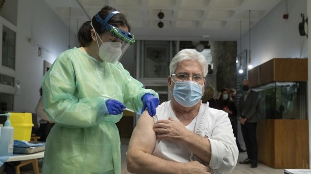 Galicia retoma este martes a vacinación coas 350 doses reservadas o domingo