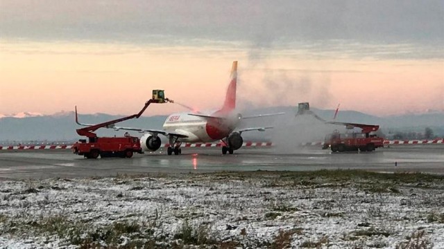 O aeroporto de Madrid suspende a súa actividade polo temporal de neve