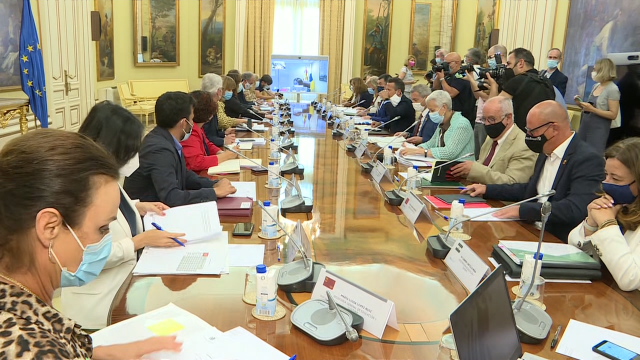Galicia reclama fondos para a contratación de profesorado de reforzo fronte a covid
