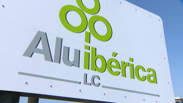 Dimite o director xeral de Alu Ibérica en plena investigación xudicial
