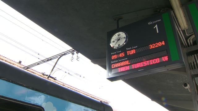 O número de persoas que empregou o transporte público subiu un 31,6% no mes de marzo