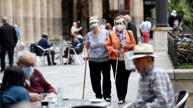 España notifica 2.987 novos casos nas últimas 24 horas