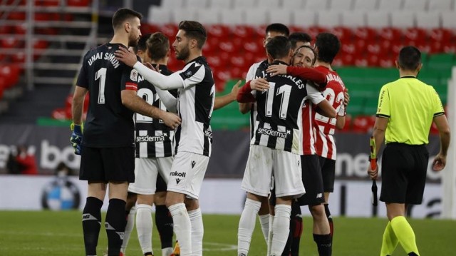 Os goles de Iñigo Martínez e Melero deixan o desenlace para Valencia