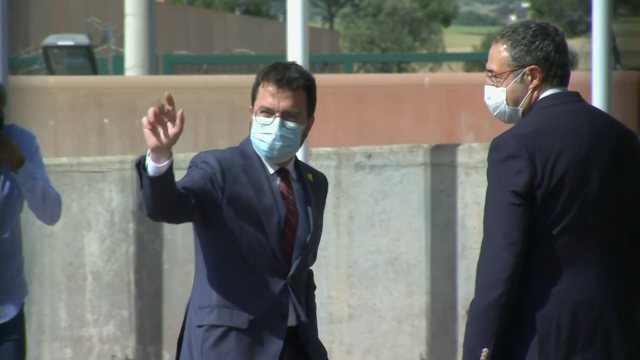 Aragonès visita Llenoders nun dos seus primeiros actos como presidente de Cataluña