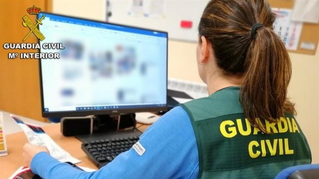 Detido un suposto pedófilo que acosaba nenos de Pontevedra nunha rede social