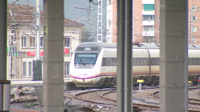 O Congreso pide a recuperación íntegra dos servizos ferroviarios a Galicia