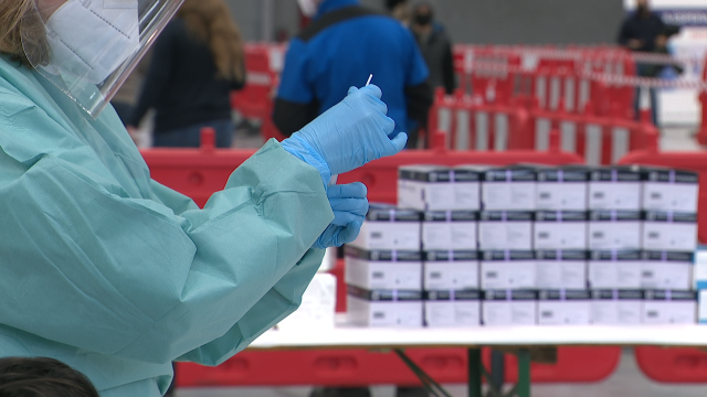 Nove novas mortes pola covid-19 nunha xornada en que Galicia supera os 22.500 casos activos