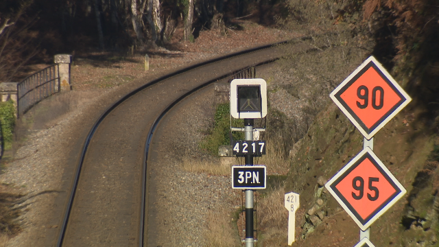 Segue suspendida este mércores a circulación ferroviaria na liña Monforte de Lemos-Vigo