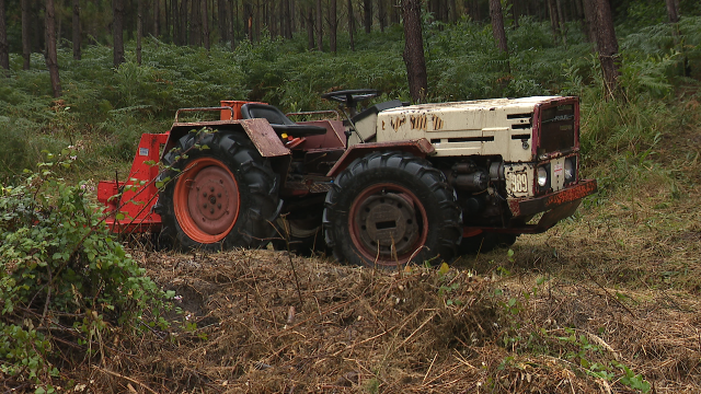 Morre un home ao quedar atrapado debaixo dun tractor en Brens, no concello de Cee