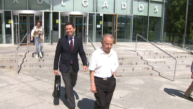 Condenado o expárroco de Seixalbo por acosar un menor con mensaxes de contido sexual