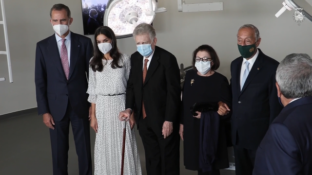 Os reis inauguran en Portugal un centro innovador na loita contra o cancro de páncreas